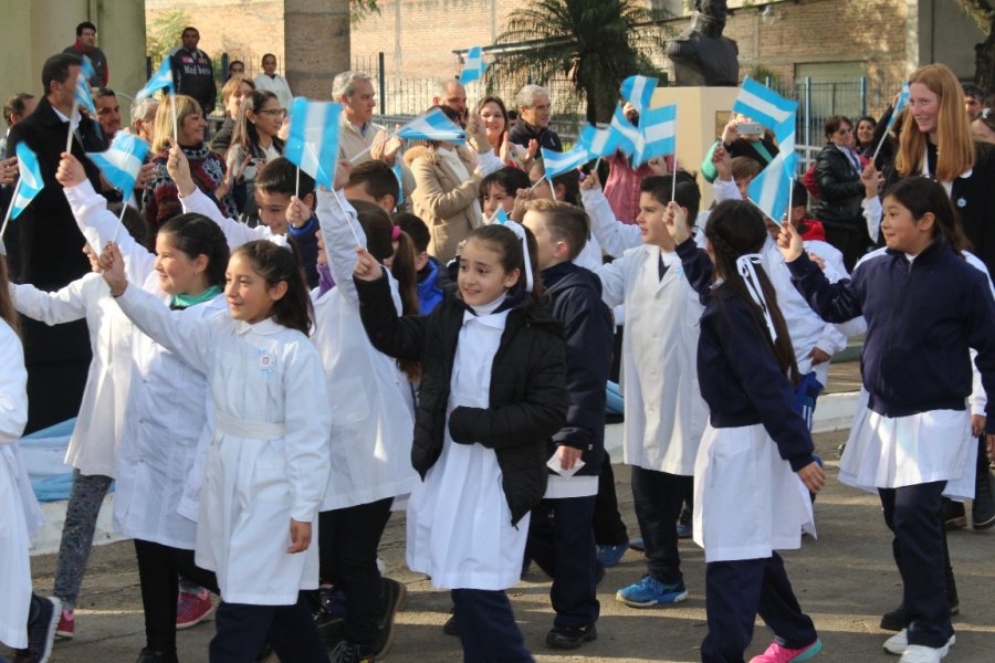 Alumnos De Cuarto Grado Prometieron Lealtad A La Bandera Argentina