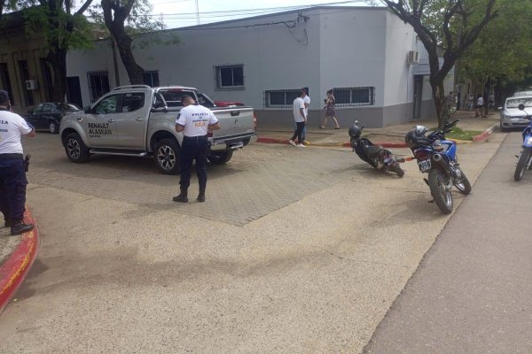 Dos Menores Resultaron Con Heridas En Un Choque Entre Camioneta Y Moto